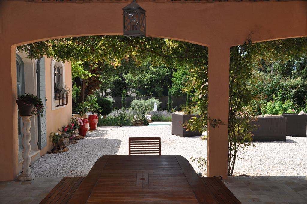 Le Clos Geraldy - Chambres D'Hotes De Charme, Piscine Et Spa Saint-Maximin Exterior foto