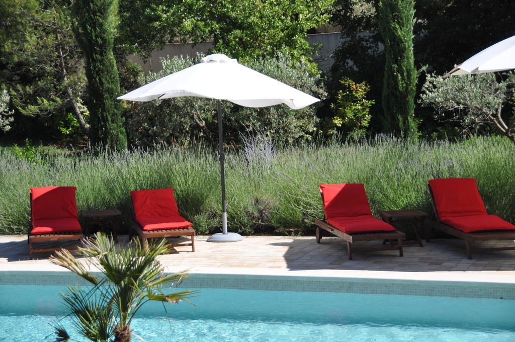 Le Clos Geraldy - Chambres D'Hotes De Charme, Piscine Et Spa Saint-Maximin Exterior foto